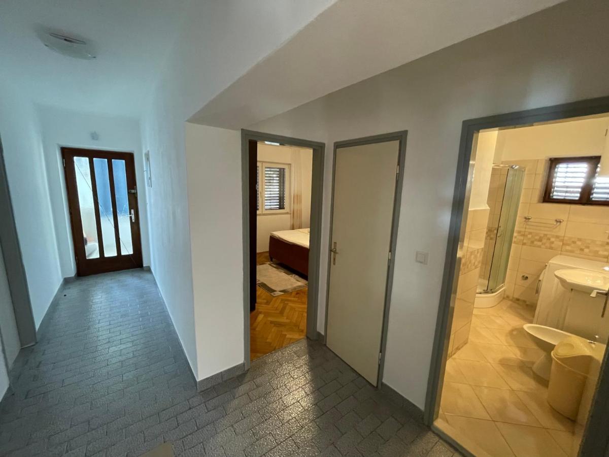 Apartment Mlija Omis Bagian luar foto