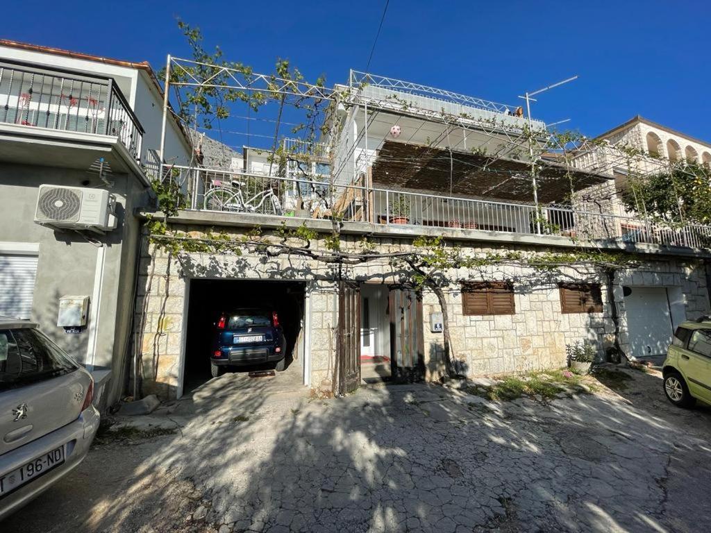 Apartment Mlija Omis Bagian luar foto