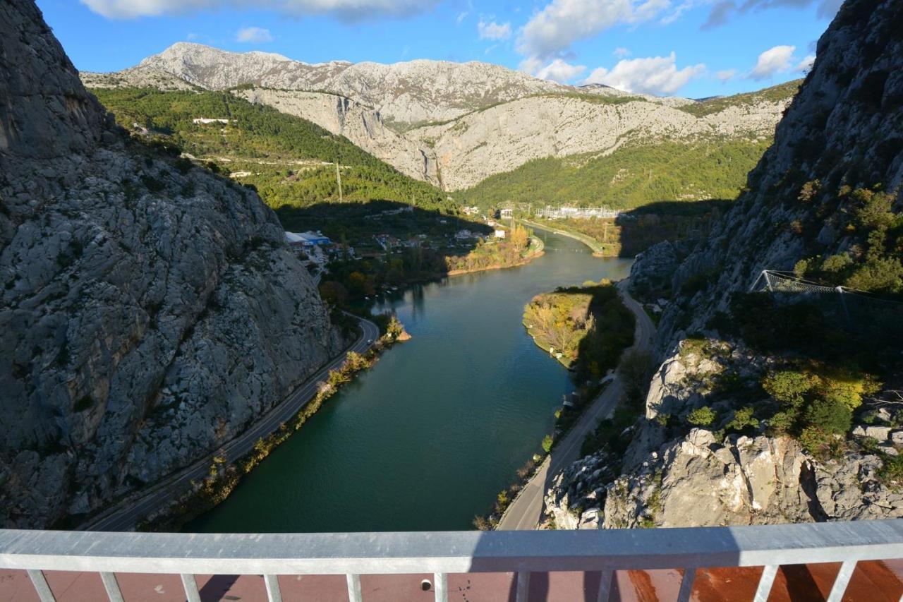 Apartment Mlija Omis Bagian luar foto