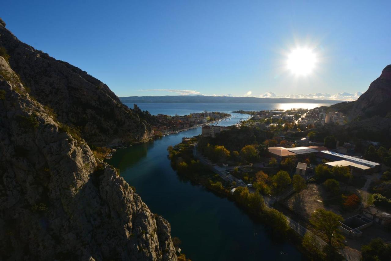 Apartment Mlija Omis Bagian luar foto