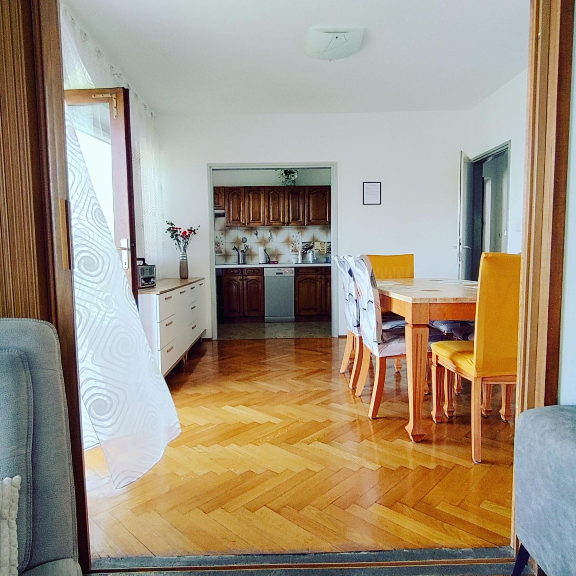Apartment Mlija Omis Bagian luar foto